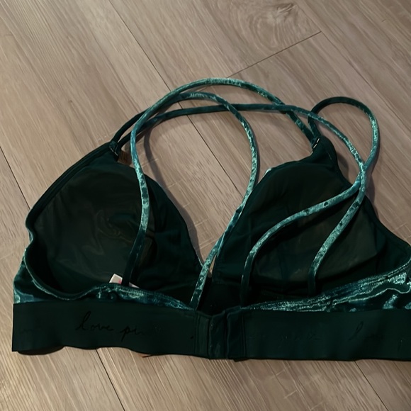 NWT Victoria’s Secret velvet green bra - Picture 3 of 4